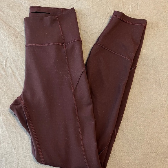 SOLD Lululemon Essential Tight Cassis - Picture 2 of 5